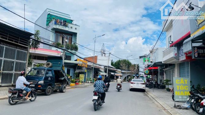 BÁN CẶP NỀN MẶT TIỀN CỰC HIẾM NGAY TRUNG TÂM - 2