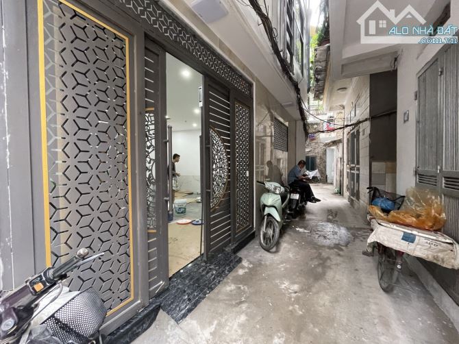 Cần bán nhanh, TL sâu - toà CHDV Đống Đa 52m MT 7m - lợi suất 6.5% + lãi vốn - 2