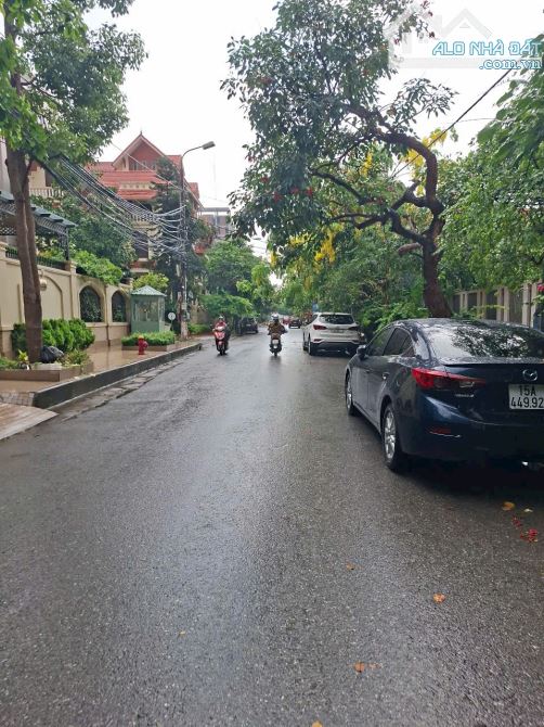 Bán đất biệt thự khu Hồ Đông tuyến 2 đường Hoàng Thế Thiện - DT 243m - Mt 15m - 2