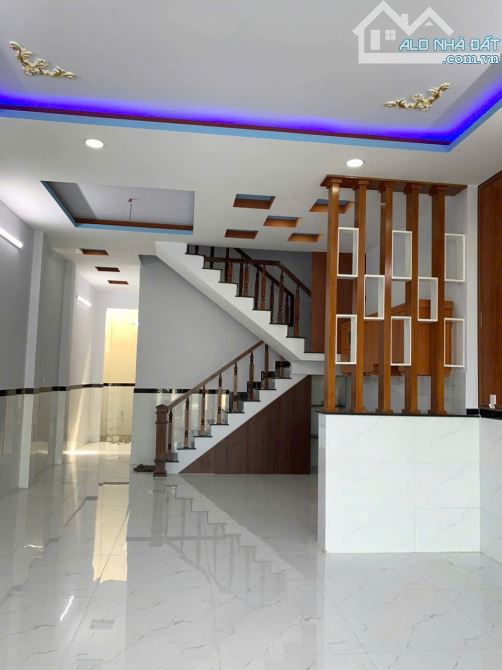 BÁN NHÀ 1 TRỆT, 1 LẦU GẦN NGÃ 3 MỸ HẠNH 5x22m XÃ MỸ HẠNH BẮC, ĐỨC HÒA  LONG AN GIÁ 2.49 TỶ - 2