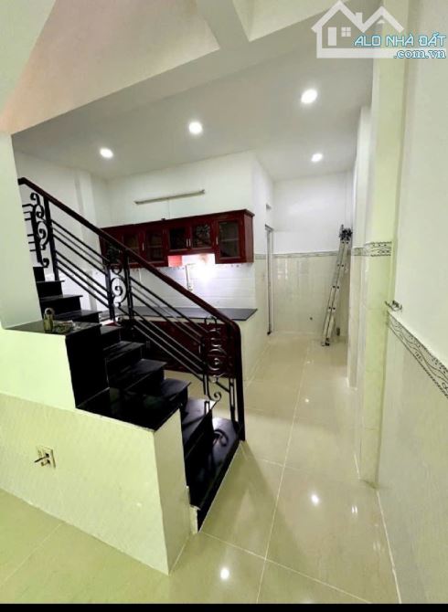 Âu Dương Lân phường 3 quận 8, DT 4,1m x 11m, 2 tầng, full thổ cư hiện hữu. Chào giá 4,65tỷ - 2