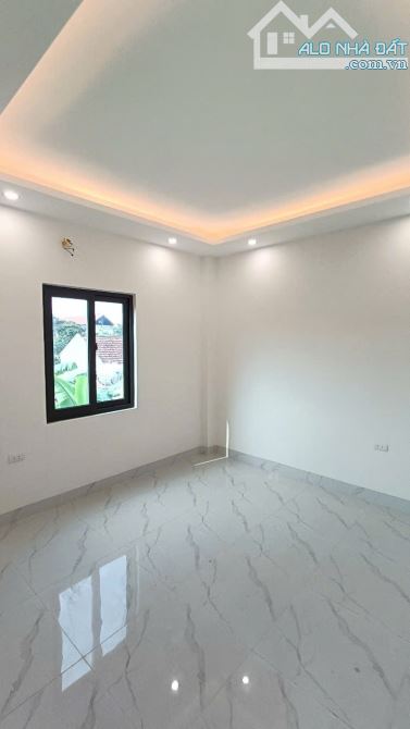 CHÍNH CHỦ  GỬI  BÁN CĂN NHÀ TẠI SÀI SƠN _ QUỐC OAI _ Ô TÔ ĐỖ CỬA - 3