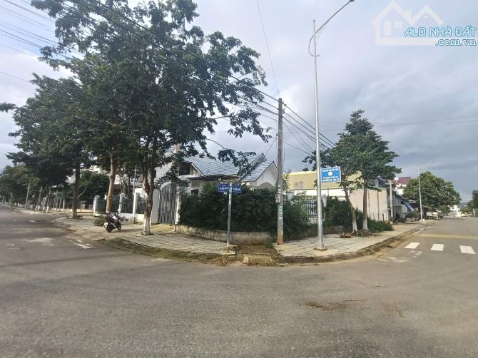 Siêu Phẩm 3 Góc Mặt Tiền - Liên Nghĩa - Gần Sân Bay Liên Khương - Gía Cực Tốt - 3