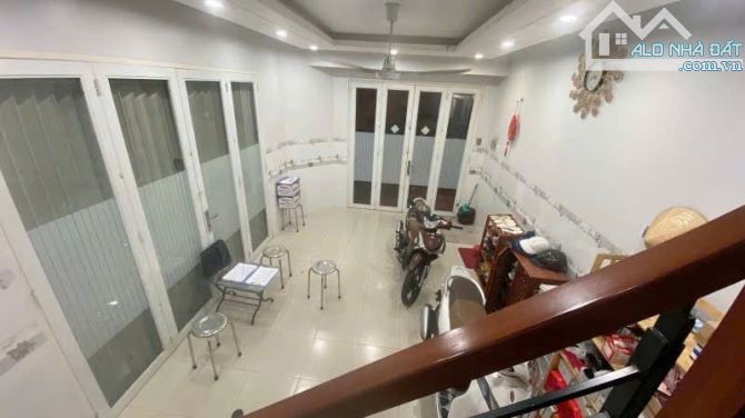 Nhà bán: đường Lê Thiệt. Tân Phú. DTSD 50m2. 5 tầng. Giá 11,4 tỷ - 3