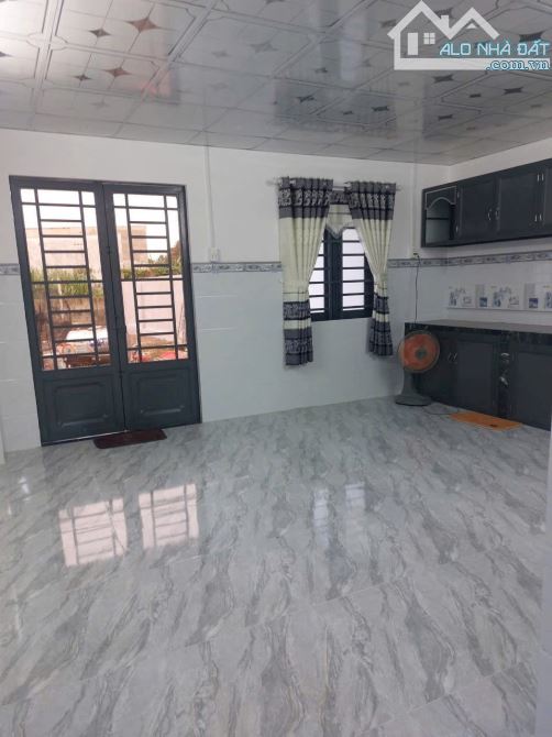 Hàng Ngộp Cực Hiếm chủ bán nhanh căn nhà 124m2 Sổ Hồng Riêng 660triệu tân Thong Hội Củ Chi - 3