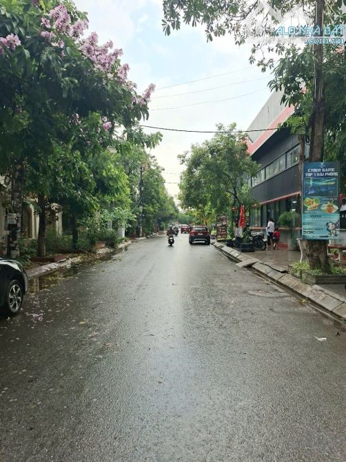 Bán đất biệt thự khu Hồ Đông tuyến 2 đường Hoàng Thế Thiện - DT 243m - Mt 15m - 3