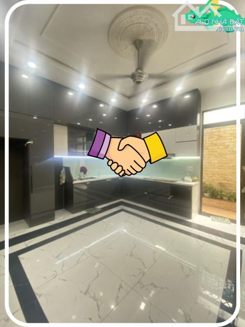 🏠 CHỊ DẬU GỬI BÁN CĂN NHÀ KHÔNG CHỖ CHÊ – CHỈ CHÊ MỖI CÁI HẺM... THÔNG 2 MẶT 😄 - 3