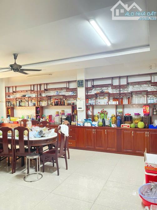 Ban nhà mặt tiền đường DC11 Q.Tân Phú, DT: 10x20m 2 lầu giá 23 tỷ thương lượng - 3