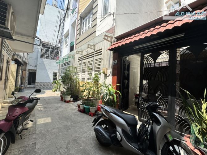 PHAN TÂY HỒ-PHÚ NHUẬN - 4TẦNG BTCT- 4PN - GẦN PHAN ĐĂNG LƯU - CHỈ 8Ty8 - 4