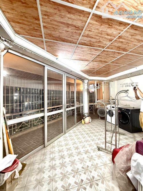 Hot! Bán Nhà Nguyễn Phong Sắc - Cầu Giấy-Ôtô Tránh-Lô Góc-72M2-4Tầng - 11.5m MT 25.9 Tỷ - 4
