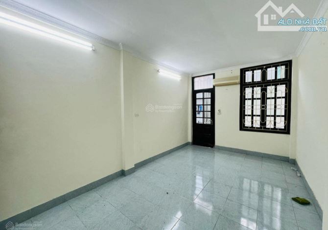 Phân lô Ao Sen 60m2/4 tầng, 2 mặt tiền, ô tô tránh đỗ ngày đêm, phố VIP mà chỉ 200tr/m2 - 4