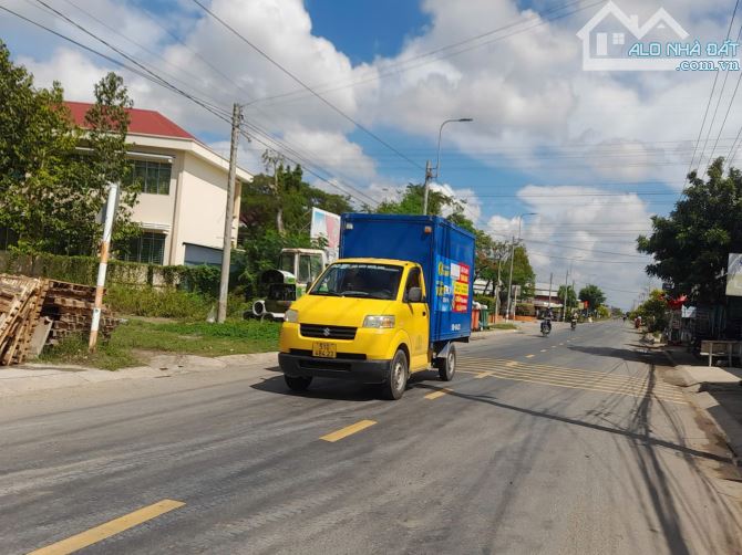 1000m2 Đất xây nhà vườn, kho xưởng view kênh, chỉ 2.6 tỷ - 4