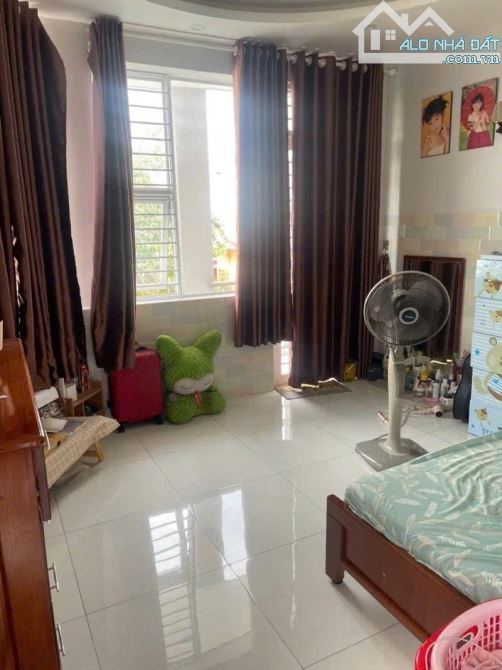 Nhà bán: đường Lê Thiệt. Tân Phú. DTSD 50m2. 5 tầng. Giá 11,4 tỷ - 4