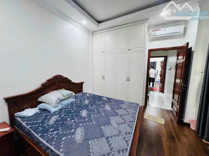 Bán nhà hẻm oto Quận 1 đúc 3tầng 61m1 NGANG 5.5m GẤP giảm 6.4 tỷ tặng nội thất chỉ 14.9tỷ - 4