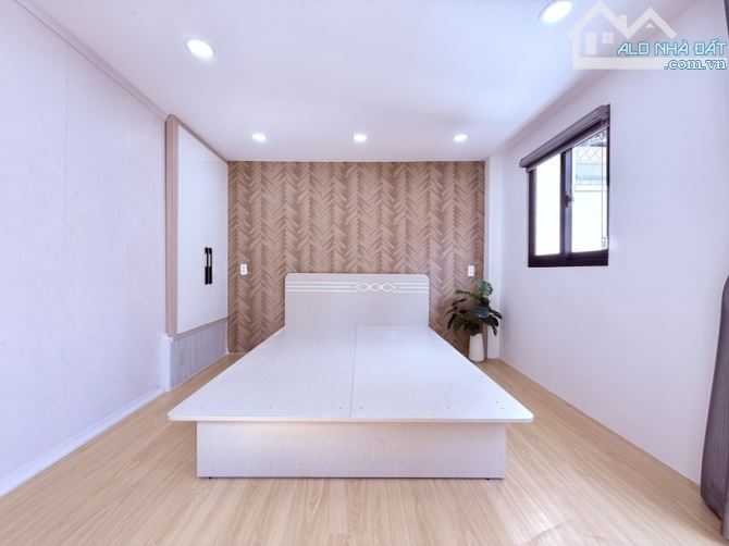 Bán nhà căn góc Thích Quảng Đức PN, 4 tầng, Full nội thất đẹp lung linh, nhích 4 tỷ - 4