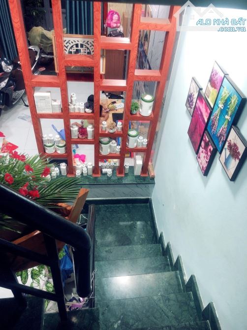 Bán nhà giá 2ty180 MT Đỗ Thị Lợi, P11, Q.3 1 trệt 1 lầu 2PN 2WC, sẵn HĐ thuê 25tr/tháng - 4