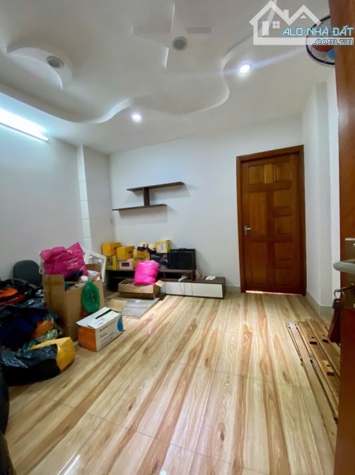 4 TẦNG MỚI ĐẸP SÁT PHẠM ĐĂNG GIẢNG & LÊ TRỌNG TẤN - 76M2 - 4x19 - HẺM XE TẢI. CHỈ 7 TỶ XÍU - 4