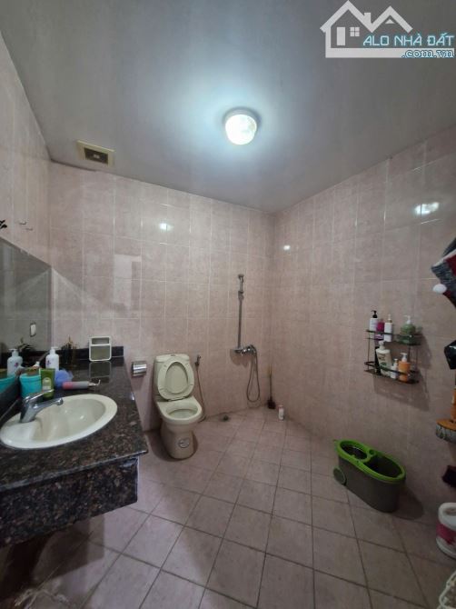 BÁN NHÀ KHU PHÂN LÔ GIẢNG VÕ - BA ĐÌNH - OTO TRÁNH - 130M2 X 4 TẦNG - MẶT TIỀN 11M - 4