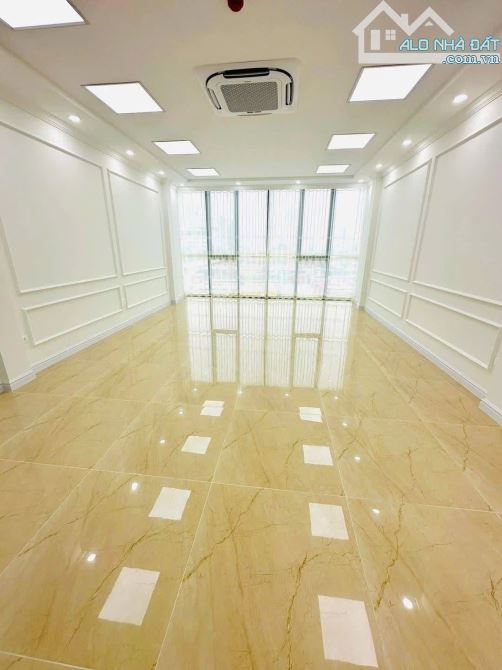 Bán Tòa nhà 8 tầng mặt phố Vương Thừa Vũ lô góc, xây mới 68m2 dòng tiền 130tr - 4