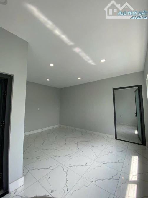NHÀ ĐẸP 1 SẸT LÊ VĂN QUỚI – XE HƠI VÀO TẬN NHÀ – 4,5x20m-GIÁ CHỈ 5.69 TỶ - 4