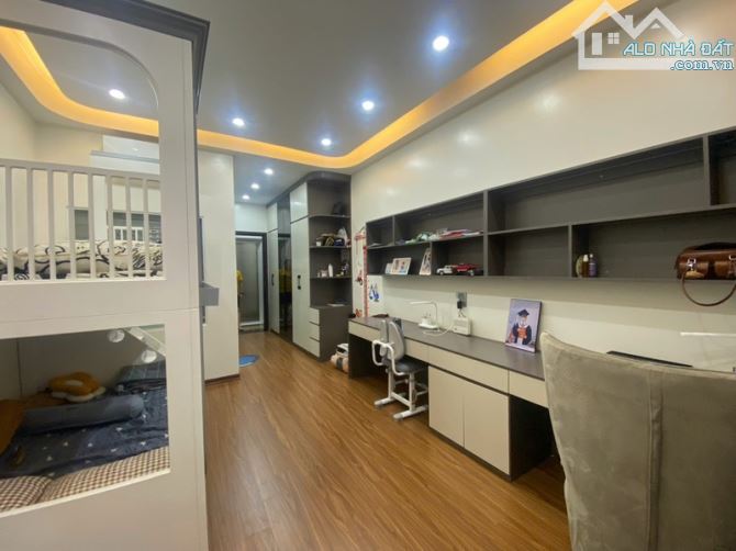 NGUYỄN VĂN CỪ 18 tỷ GARA Ô TÔ,THANG MÁY,Ở KINH DOANH ĐỈNH,LONG BIÊN HÀ NỘI - 4