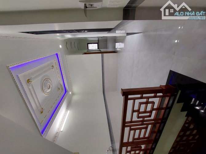 Bán nhà 2 lầu , sổ riêng thổ cư hết đất , gần công an phường Tân Hạnh - 4
