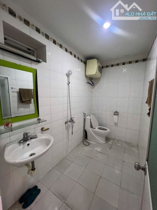 Nhà 2 tầng mặt đường Trường Chinh, Kiến An - 140m2 ngang 4,55m - 5