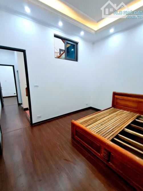 9.95 TỶ-43M2-5 TẦNG-Ô TÔ ĐỖ CỬA VÀO NHÀ-MẶT TIỀN 3.9M-PLLK-GIẢI PHÓNG-GIÁP BÁT-HM-HN - 5
