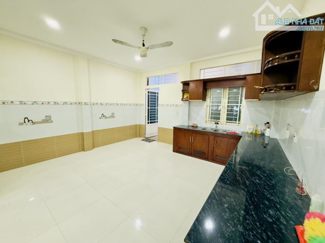 Bán nhà sổ riêng, gần trường học, thuận tiện đi chuyển - 5