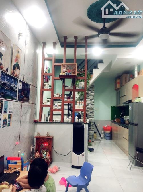Bán nhà giá 2ty180 MT Đỗ Thị Lợi, P11, Q.3 1 trệt 1 lầu 2PN 2WC, sẵn HĐ thuê 25tr/tháng - 5