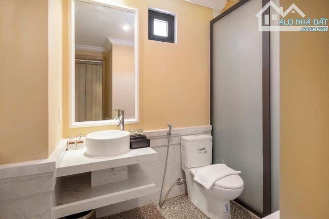 BÁN KHÁCH SẠN 14 TẦNG- SÁT BIỂN MỸ KHÊ- 56phòng - DT KHỦNG- Giá 9X Tỷ - 5