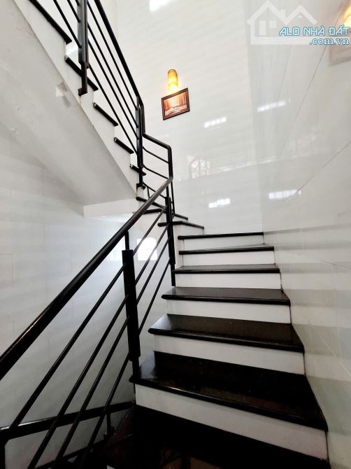 Nhà gần Chợ Ô Địa Tân Bình-Giảm sốc còn 7Ty9TL-57M2-5Tầng-8PN-Khai thác CHDV lên đến 40Thg - 5