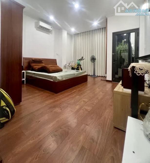 BÁN NHÀ ĐẸP 3 TẦNG TRẦN HƯNG ĐẠO, P. NGUYỄN CƯ TRINH, Q1 – TẶNG FULL NỘI THẤT – GIÁ 19 TỶ - 5