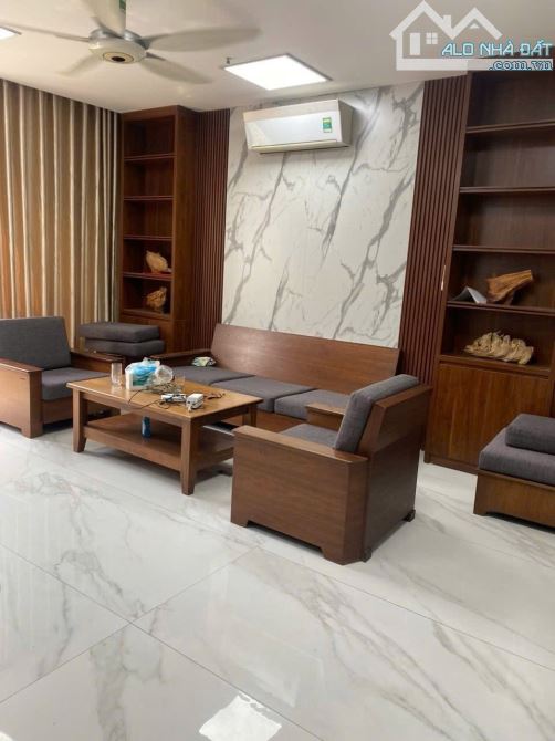 Bán Nhà Ngọc Lâm, Mặt Hồ Tai Trâu, Thang Máy, Gara Ô Tô, 72m2, 5T - 5
