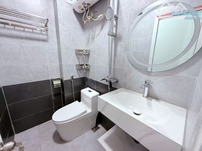 Nhà đẹp ở luôn Cầu Diễn Bắc Từ Liêm. Sổ vuông 36m 5 tầng 7 ngủ MT3m1 Giá 8 tỷ - 6