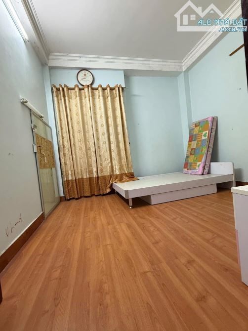 Nhà đẹp ở luôn Doãn Kế Thiện Cầu Giấy. Sổ nở hậu 50m, 5 tầng MT4m Giá 9.3 tỷ - 6
