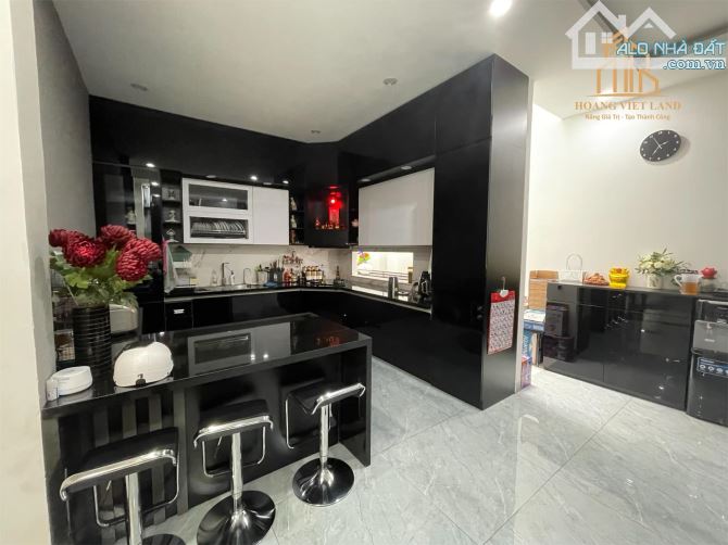HẠ GIÁ BÁNn nhà BIỆT THỰ -  mặt tiền đường Nguyễn Tri Phương - ĐẸP -DT:9x17m - GIÁ:13,5 TỶ - 6