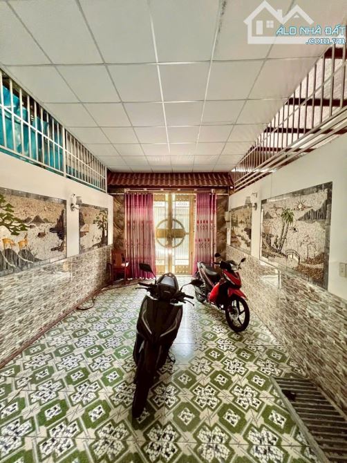 BÁN NHÀ 4 TẦNG ĐÚC MẶT TIỀN HẺM XE TẢI TRÁNH KHU PHÂN LÔ LÊ VĂN KHƯƠNG Q12 GIÁ RẺ 7,5 TỶ - 6