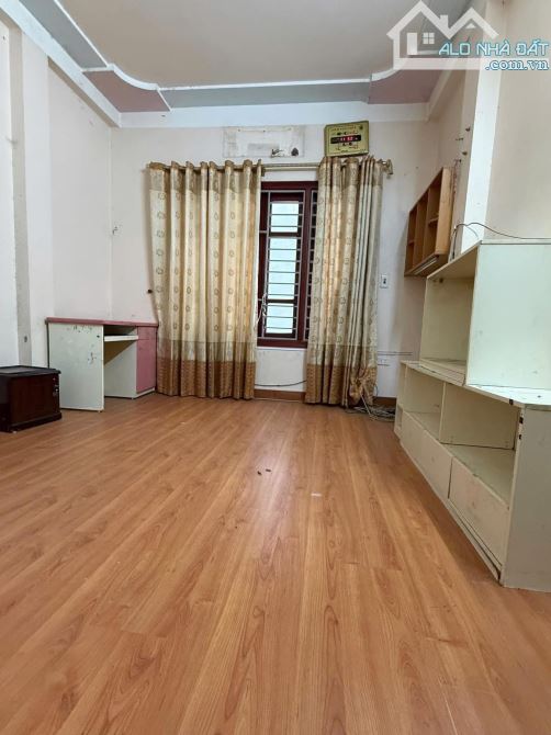 Nhà đẹp ở luôn Doãn Kế Thiện Cầu Giấy. Sổ nở hậu 50m, 5 tầng MT4m Giá 9.3 tỷ - 7