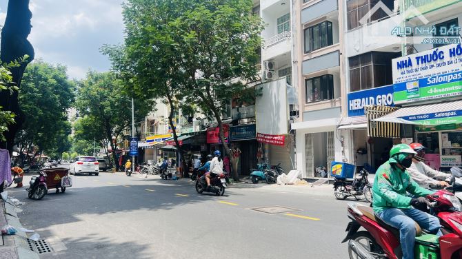 Bán nhà hẻm oto Quận 1 đúc 3tầng 61m1 NGANG 5.5m GẤP giảm 6.4 tỷ tặng nội thất chỉ 14.9tỷ - 7