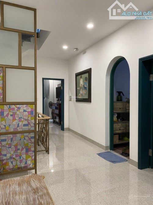 Bán biệt thự Linh Đông, 152m ngang 8m, 4 tầng, Gara xe hơi, 3 pn , 4 wc - Bán Gấp - 7