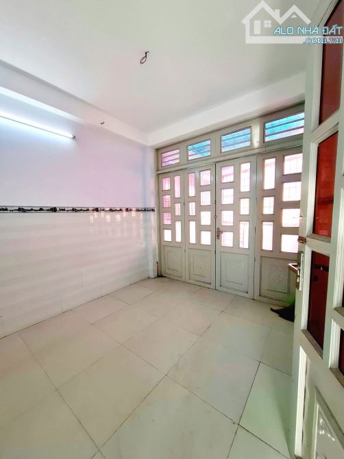 Nhà gần Chợ Ô Địa Tân Bình-Giảm sốc còn 7Ty9TL-57M2-5Tầng-8PN-Khai thác CHDV lên đến 40Thg - 7