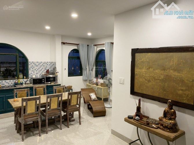 Bán biệt thự Linh Đông, 152m ngang 8m, 4 tầng, Gara xe hơi, 3 pn , 4 wc - Bán Gấp - 8