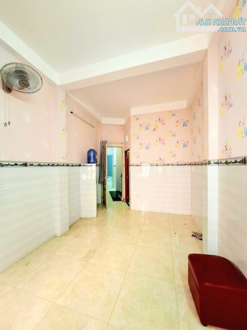 Nhà gần Chợ Ô Địa Tân Bình-Giảm sốc còn 7Ty9TL-57M2-5Tầng-8PN-Khai thác CHDV lên đến 40Thg - 8