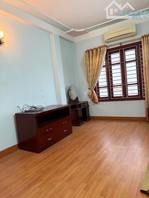 Nhà đẹp ở luôn Doãn Kế Thiện Cầu Giấy. Sổ nở hậu 50m, 5 tầng MT4m Giá 9.3 tỷ - 9