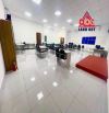 NT009 Hạ 10tr ( 75 giảm còn 65 triệu / tháng )  Cho thuê Shophouse tầng trệt mặt chính vip