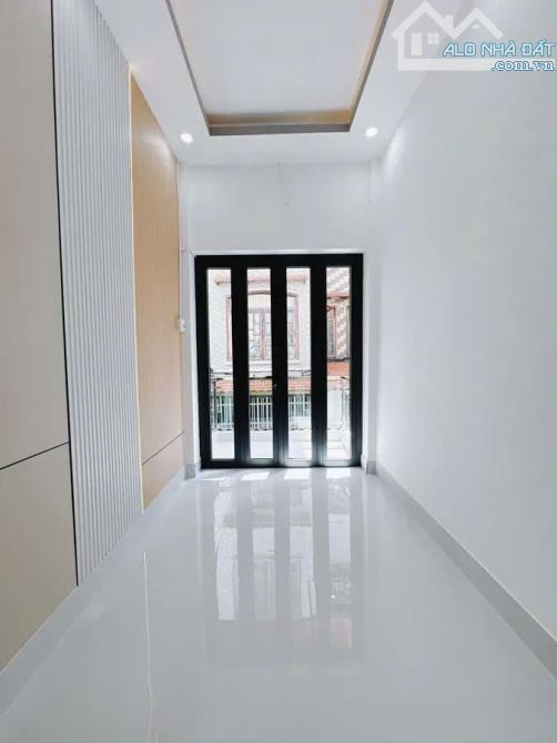 BÁN NHÀ NGUYỄN KHOÁI - PHƯỜNG 2 - QUẬN 4 - GIÁ 4,15 TỶ