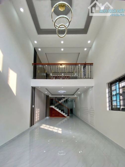 Siêu phẩm 3 tầng - mới - Gần Đầm Sen - Kênh Tân Hóa - Tân Phú - 4x11m, 5.7 TỶ