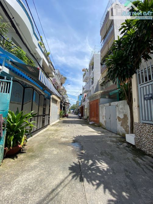 Nhà bán: đường Tân kỳ Tân Quý.Q Tân Phú. DTSD 168m2. 2 tầng. Giá 16 tỷ
