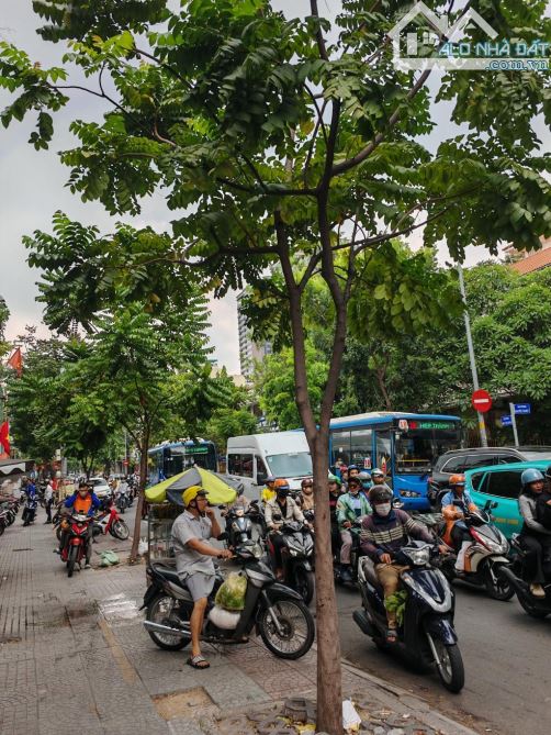 BÁN NHÀ C4 CŨ👉 MT ĐƯỜNG ĐINH TIÊN HOÀNG, QUẬN 1. DT ( 4x16 ) 22,9tỷ.